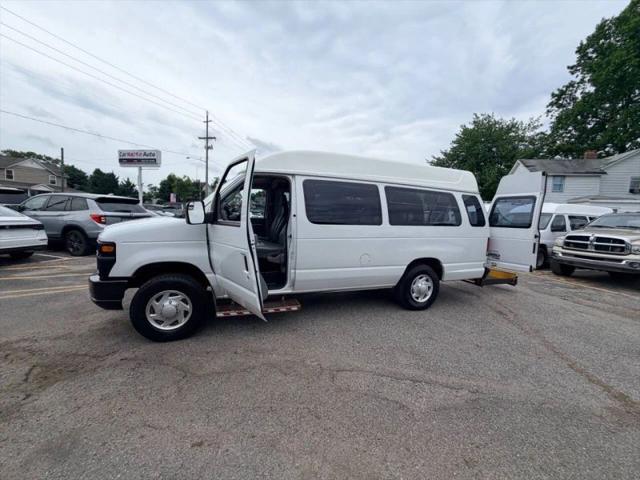 2014 Ford E-350 Super Duty Base