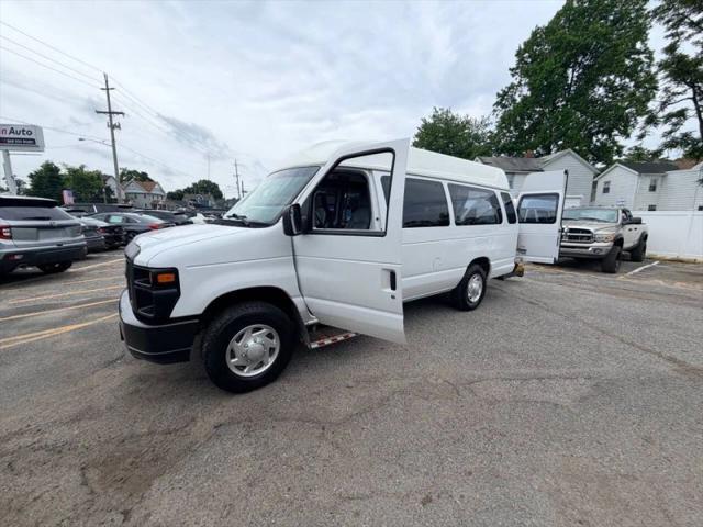 2014 Ford E-350 Super Duty Base