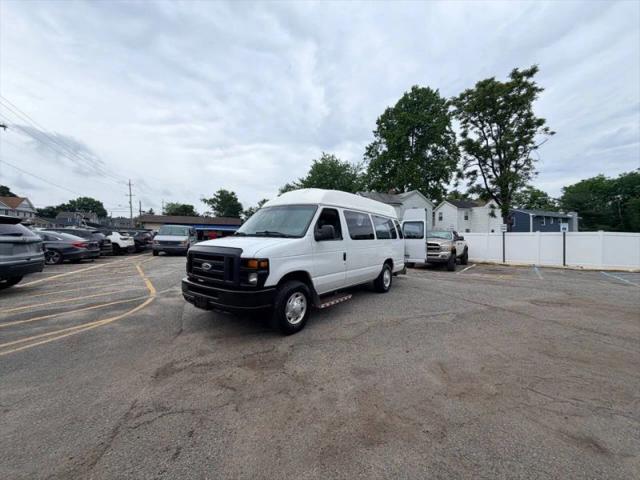 2014 Ford E-350 Super Duty Base