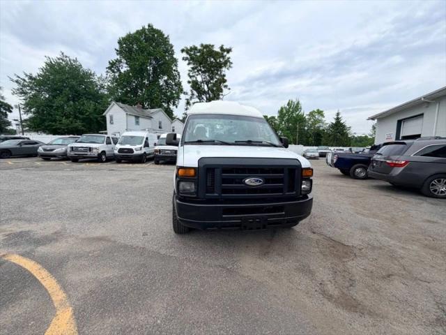 2014 Ford E-350 Super Duty Base