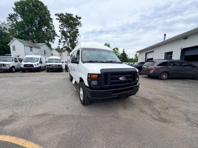 2014 Ford E-350 Super Duty Base