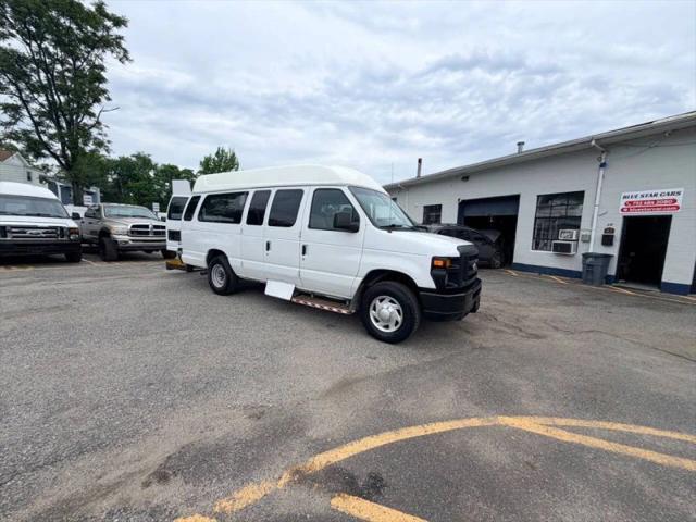 2014 Ford E-350 Super Duty Base