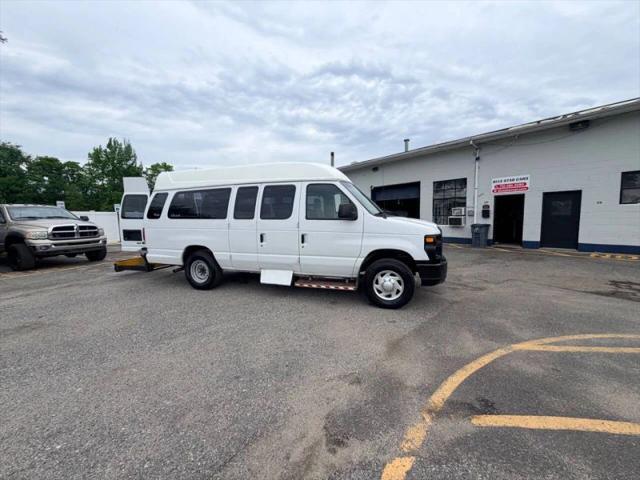 2014 Ford E-350 Super Duty Base