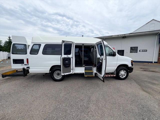 2014 Ford E-350 Super Duty Base
