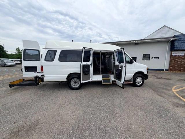 2014 Ford E-350 Super Duty Base