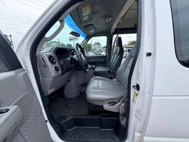 2014 Ford E-350 Super Duty Base