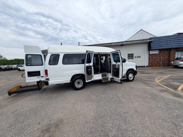 2014 Ford E-350 Super Duty Base