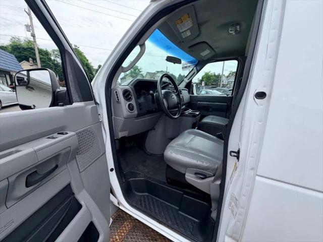 2014 Ford E-350 Super Duty Base