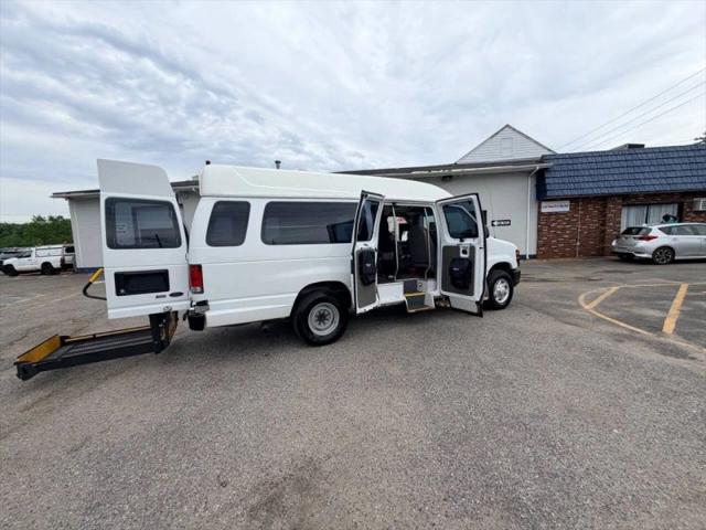 2014 Ford E-350 Super Duty Base