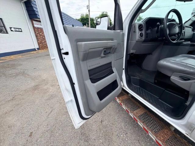 2014 Ford E-350 Super Duty Base