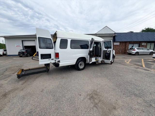 2014 Ford E-350 Super Duty Base
