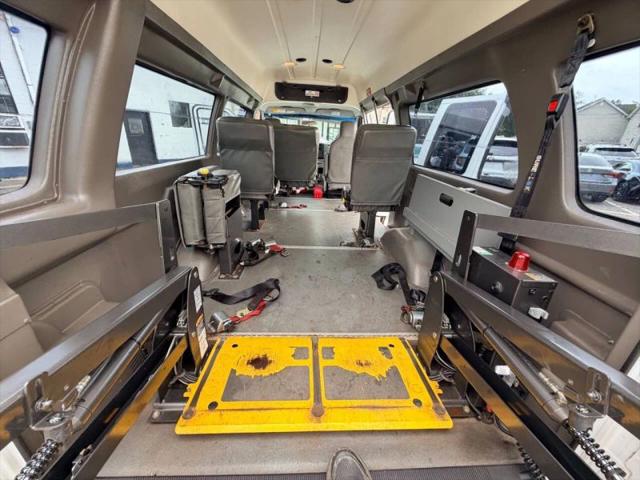 2014 Ford E-350 Super Duty Base