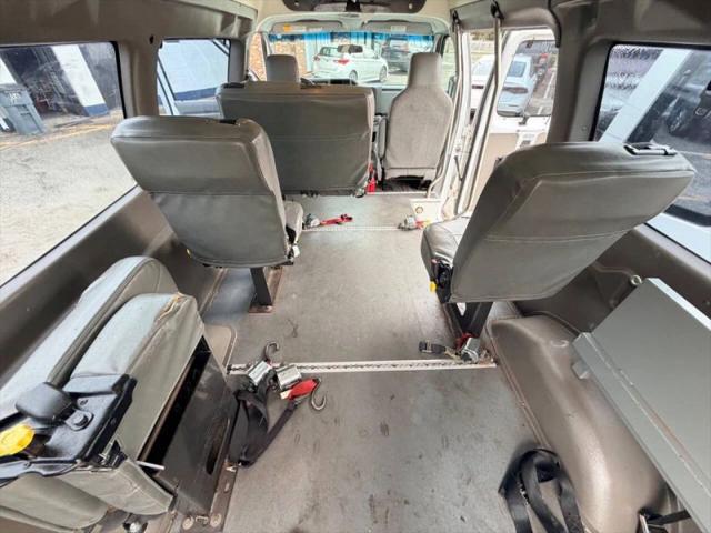 2014 Ford E-350 Super Duty Base