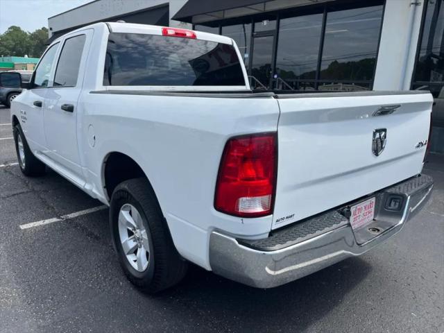 2022 Ram 1500 Classic SLT Crew Cab 4x2 5'7" Box