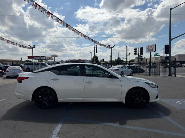 2022 Nissan Altima SR FWD