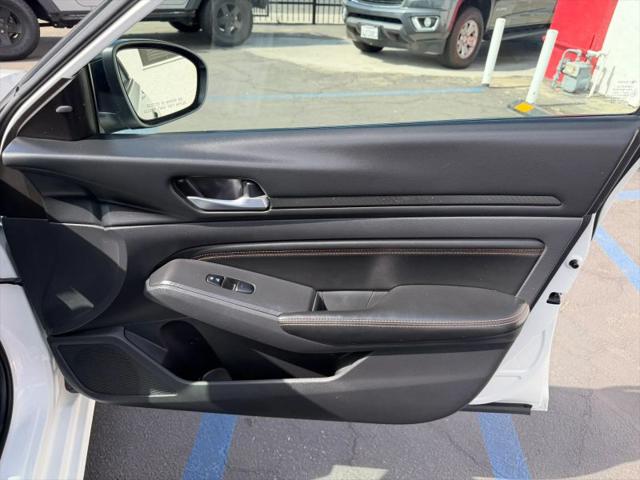 2022 Nissan Altima SR FWD