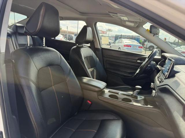 2022 Nissan Altima SR FWD