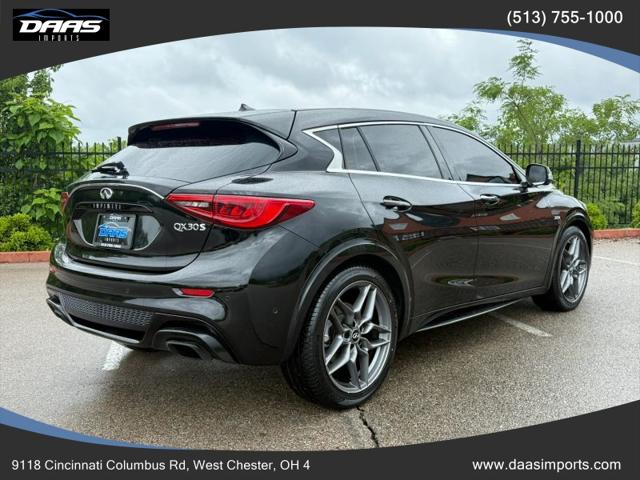 2017 INFINITI QX30 Sport