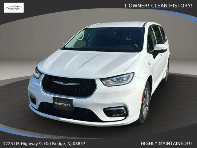2023 Chrysler Pacifica Hybrid Touring L for sale in Old Bridge, NJ