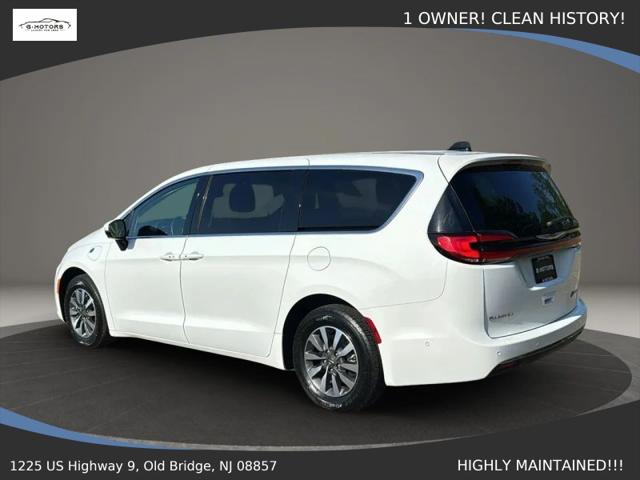 2023 Chrysler Pacifica Hybrid Touring L
