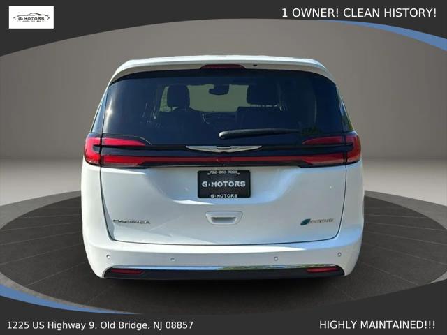 2023 Chrysler Pacifica Hybrid Touring L