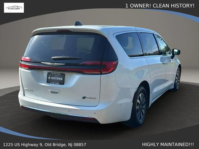 2023 Chrysler Pacifica Hybrid Touring L