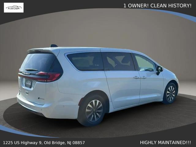 2023 Chrysler Pacifica Hybrid Touring L