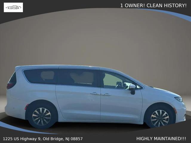 2023 Chrysler Pacifica Hybrid Touring L