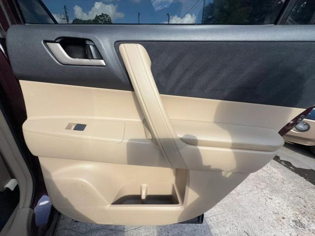 2011 Toyota Highlander Base V6