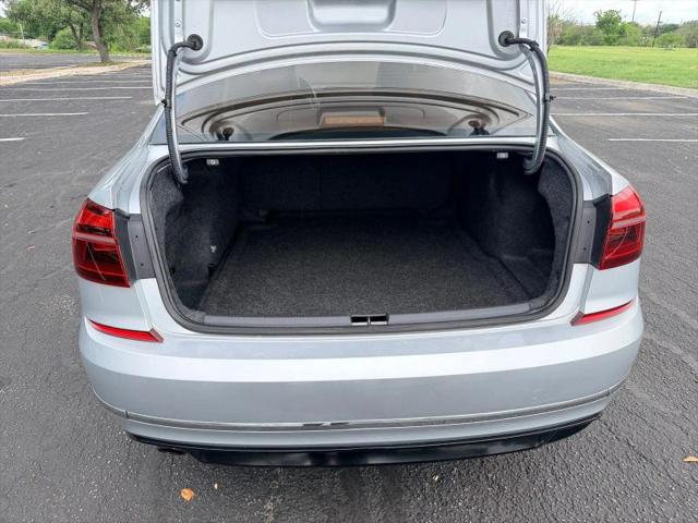 2017 Volkswagen Passat 1.8T R-Line