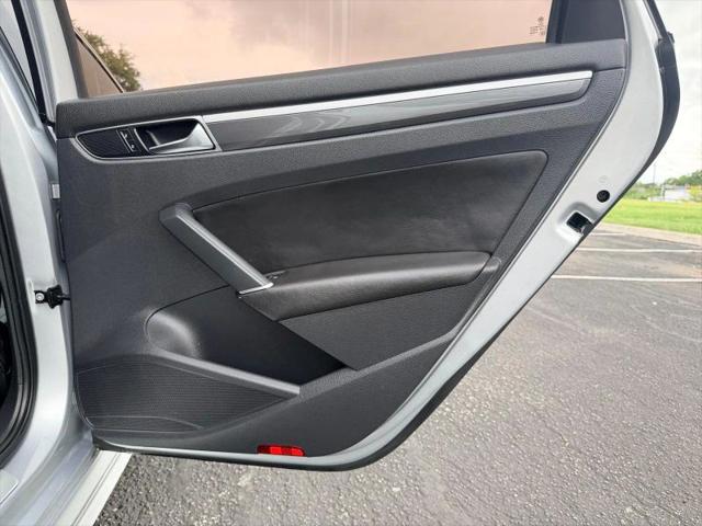2017 Volkswagen Passat 1.8T R-Line
