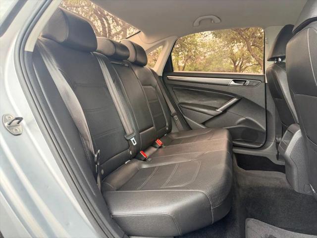 2017 Volkswagen Passat 1.8T R-Line