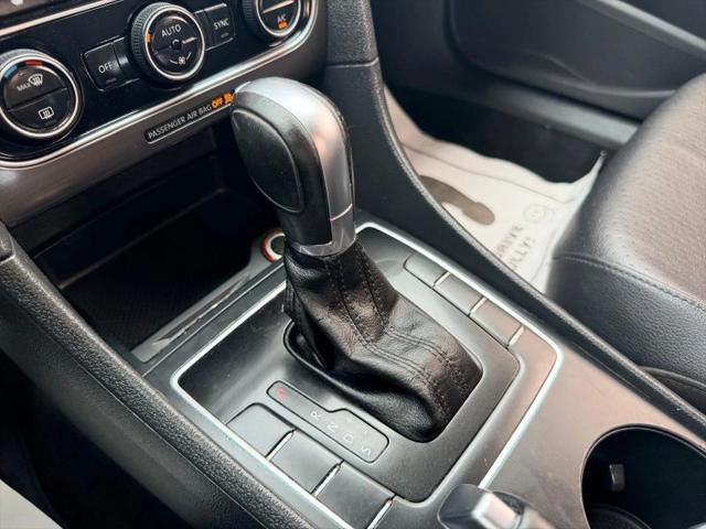 2017 Volkswagen Passat 1.8T R-Line