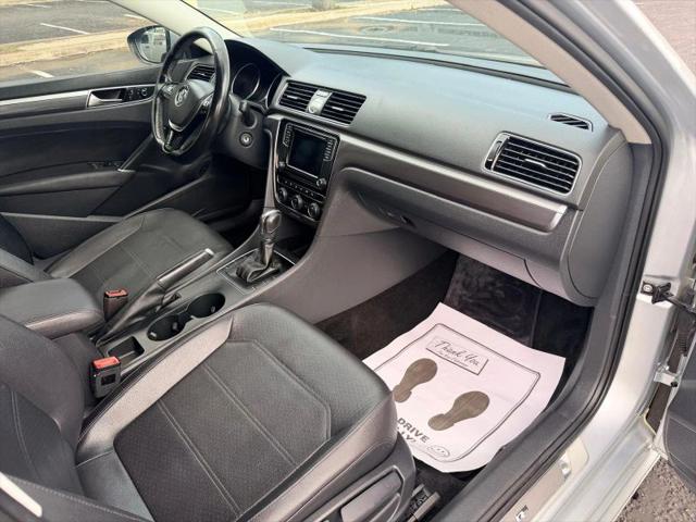 2017 Volkswagen Passat 1.8T R-Line
