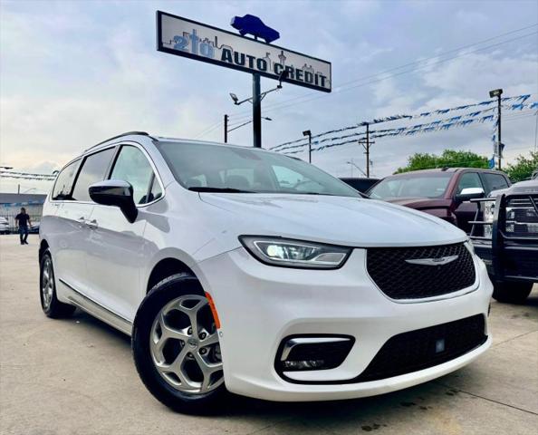 2023 Chrysler Pacifica Limited for sale in San Antonio, TX