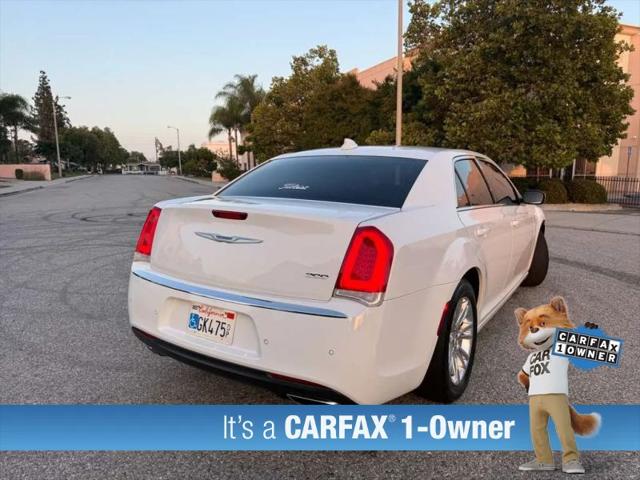 2021 Chrysler 300 Touring L