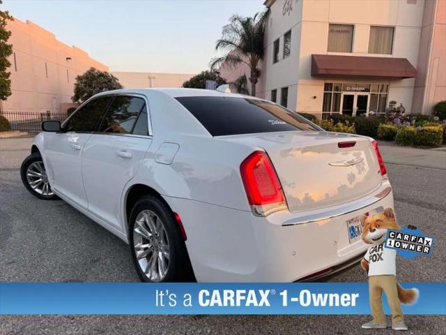 2021 Chrysler 300 Touring L