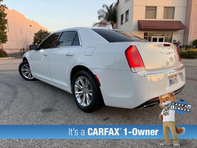 2021 Chrysler 300 Touring L