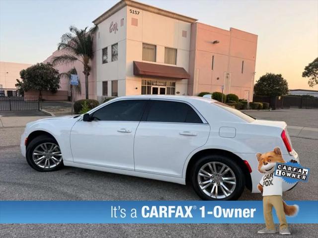 2021 Chrysler 300 Touring L