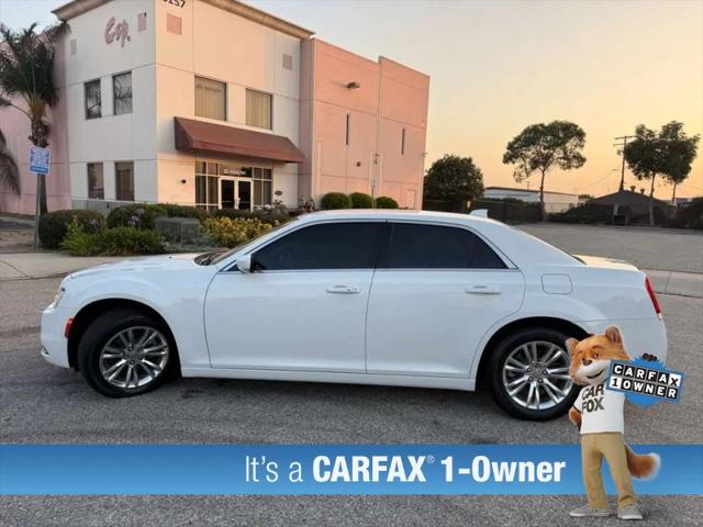 2021 Chrysler 300 Touring L