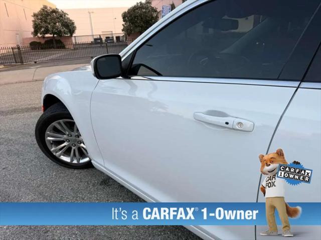 2021 Chrysler 300 Touring L