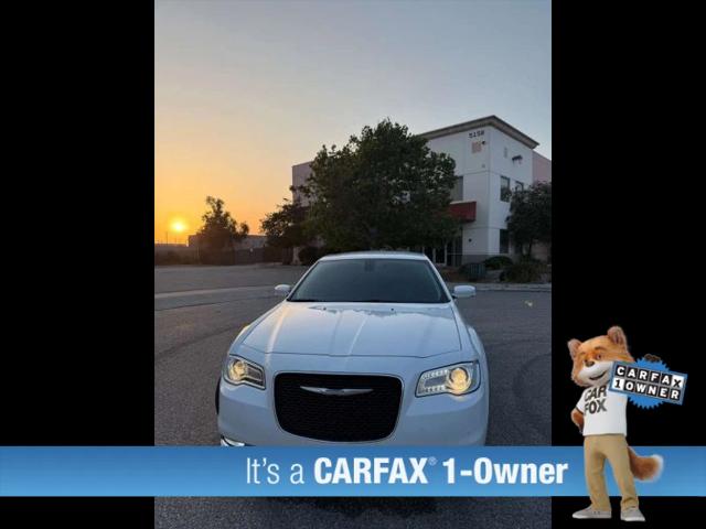 2021 Chrysler 300 Touring L
