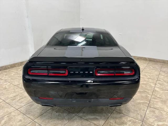 2017 Dodge Challenger SXT Plus