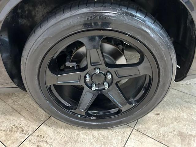 2017 Dodge Challenger SXT Plus