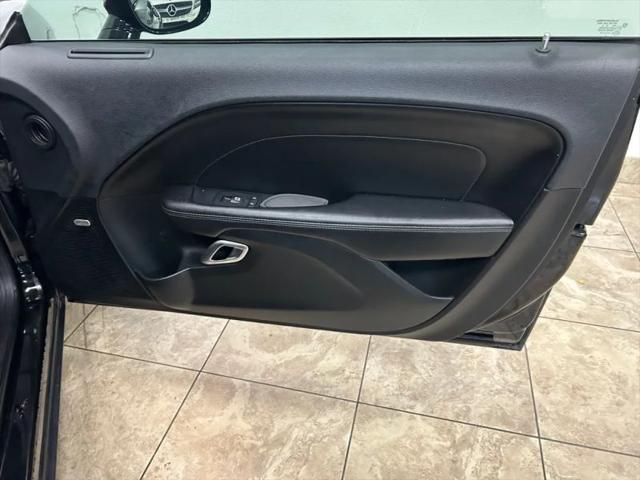 2017 Dodge Challenger SXT Plus