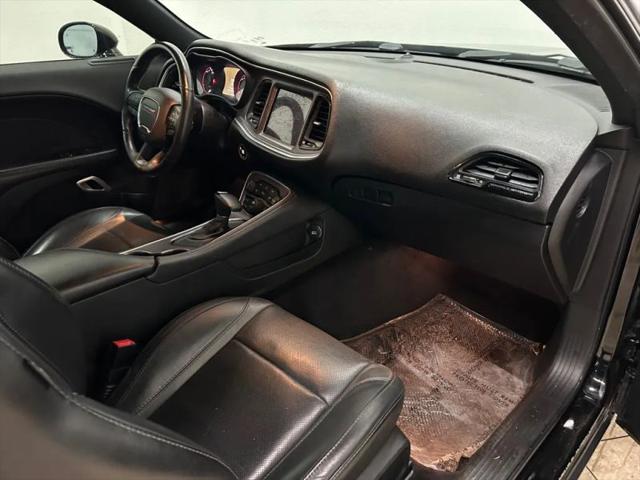 2017 Dodge Challenger SXT Plus
