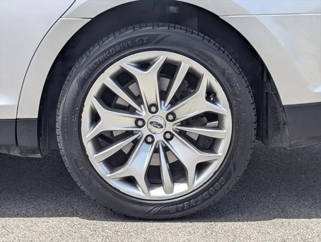 2019 Ford Taurus Limited