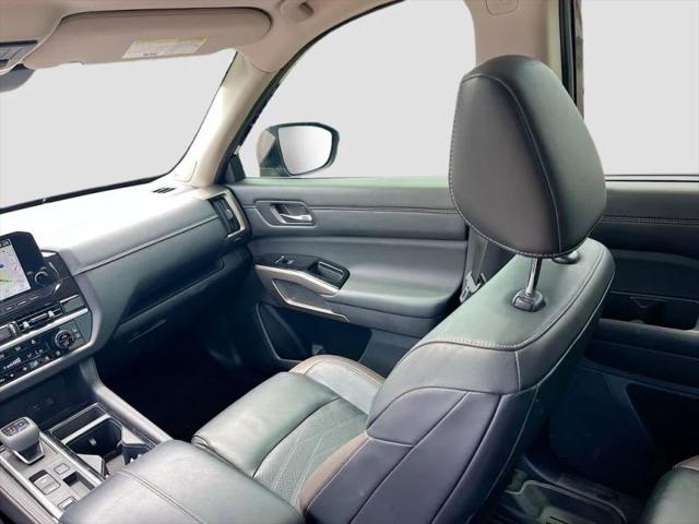2022 Nissan Pathfinder Platinum 2WD
