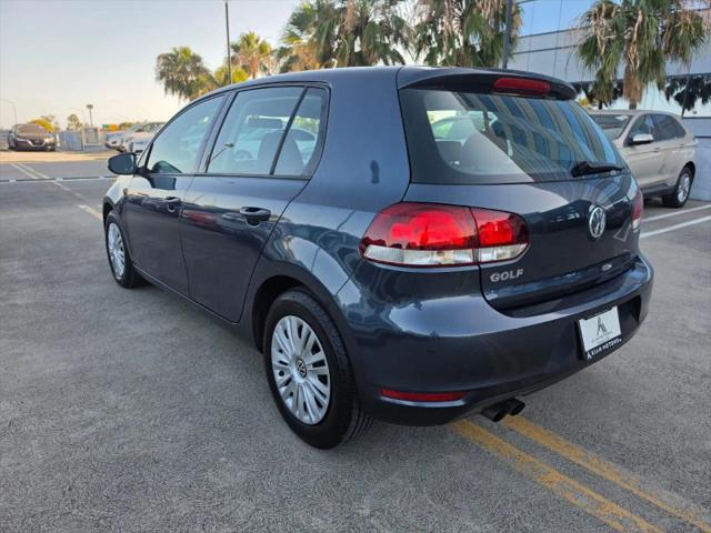 2013 Volkswagen Golf 2.5L 4-Door