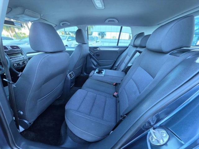 2013 Volkswagen Golf 2.5L 4-Door